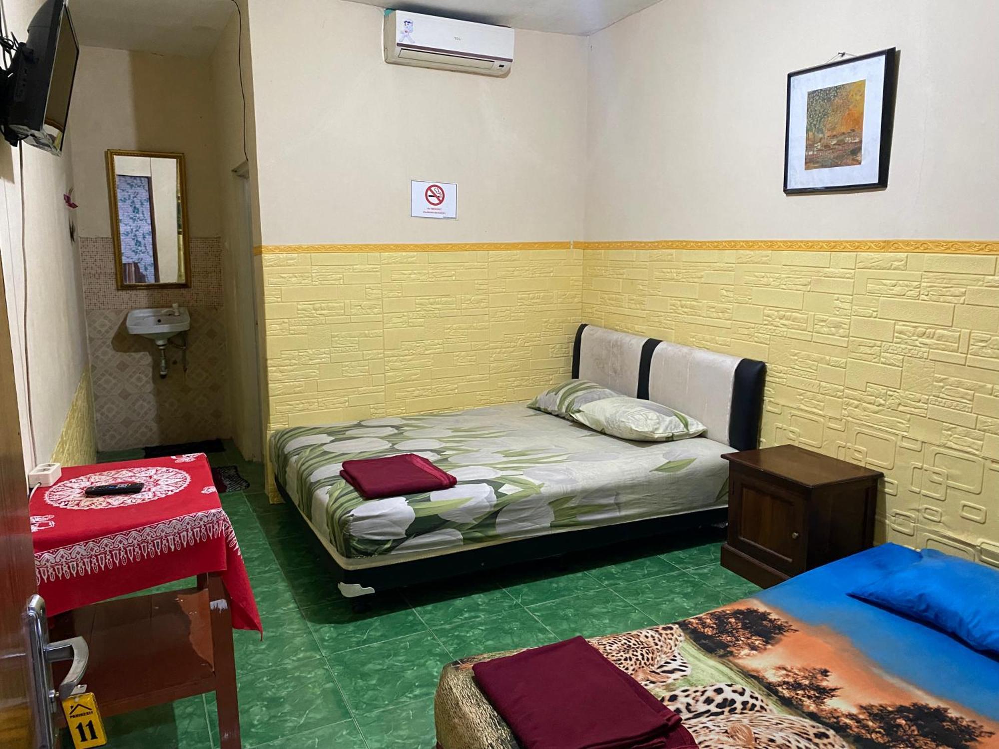 Parikesit Guest House Yogyakarta Exterior foto