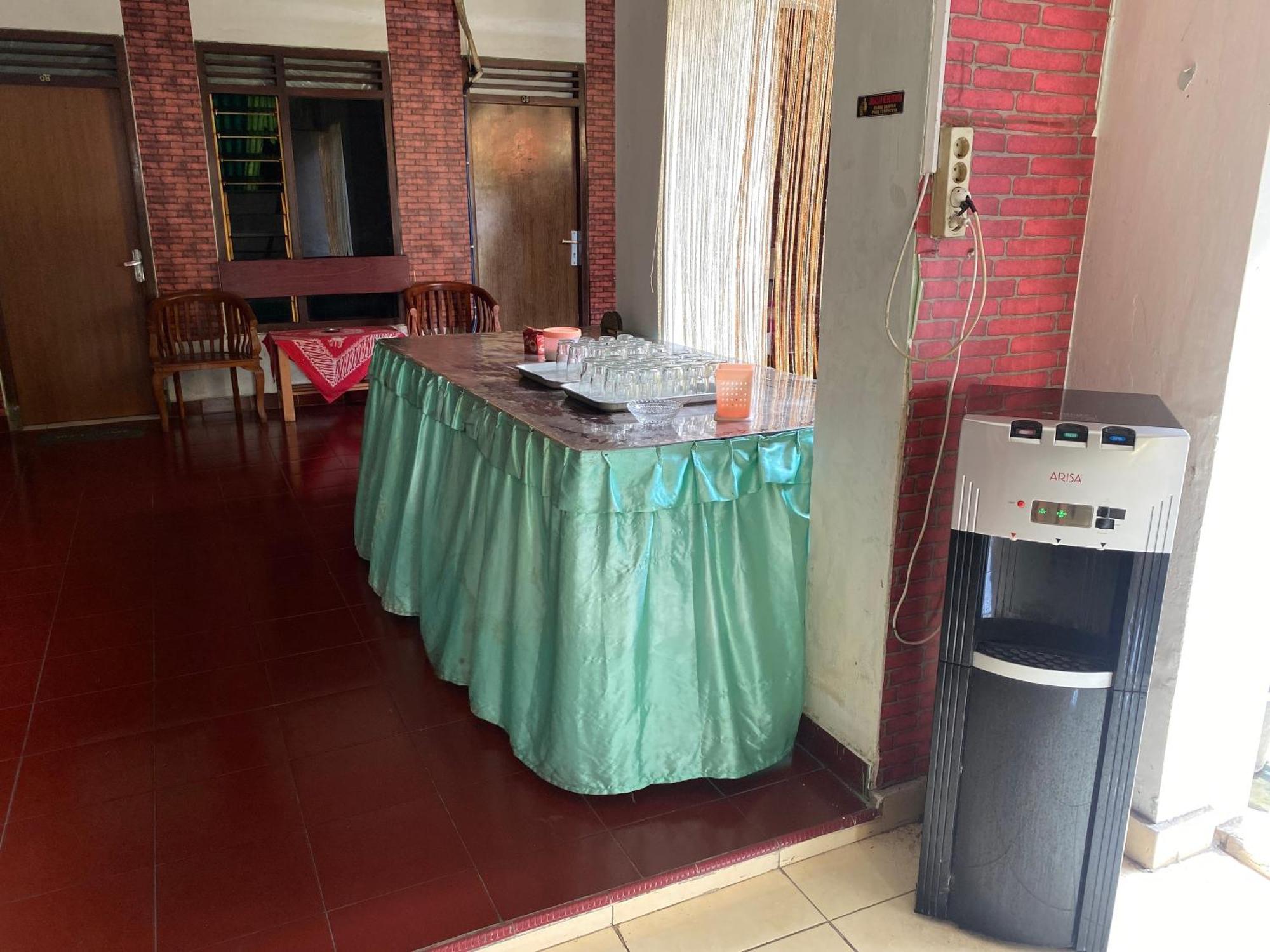 Parikesit Guest House Yogyakarta Exterior foto